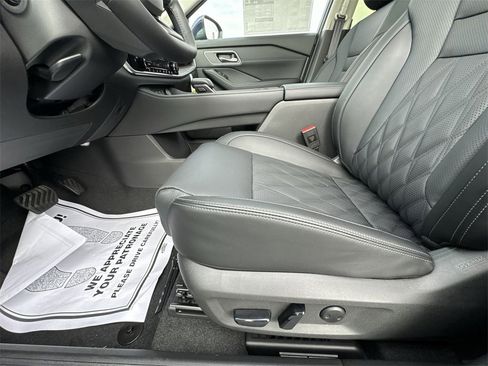 New 2026 Nissan Rogue Platinum w/ Platinum Premium Package image 12