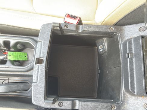 Used 2018 Jeep Wrangler Unlimited Sport S AWD/4WD image 32