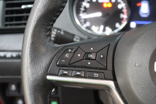 Used 2020 Nissan Rogue SV AWD/4WD image 16