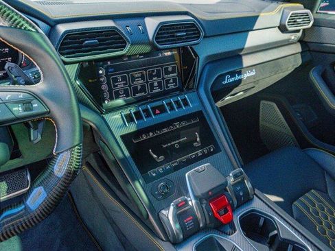 Used 2024 Lamborghini Urus Performante image 64