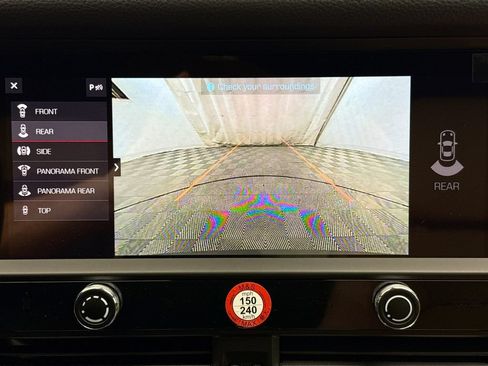 Used 2026 Porsche Macan AWD/4WD image 18