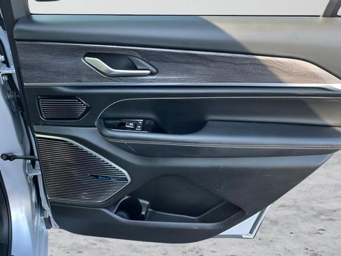 Used 2022 Jeep Grand Cherokee L Overland image 29