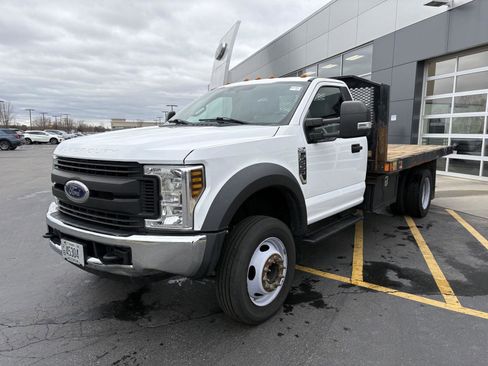 Used 2019 Ford F550 2WD Regular Cab Super Duty image 3
