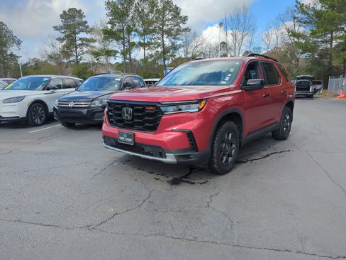 Certified 2023 Honda Pilot TrailSport image 1