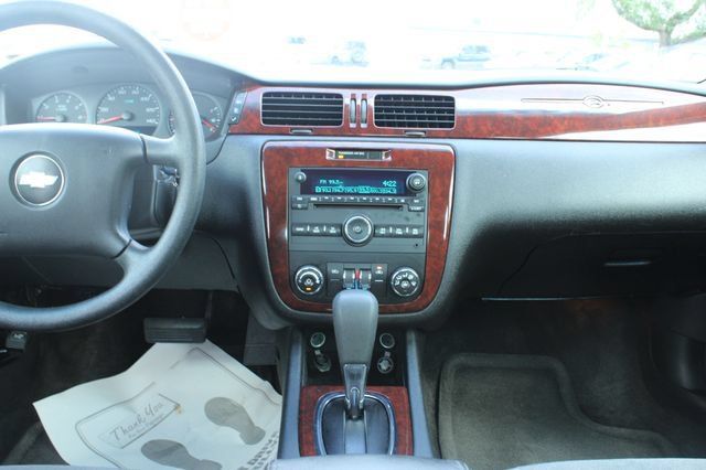 Used 2009 Chevrolet Impala LS FWD image 17