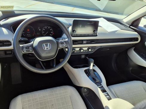 Used 2023 Honda HR-V LX image 10