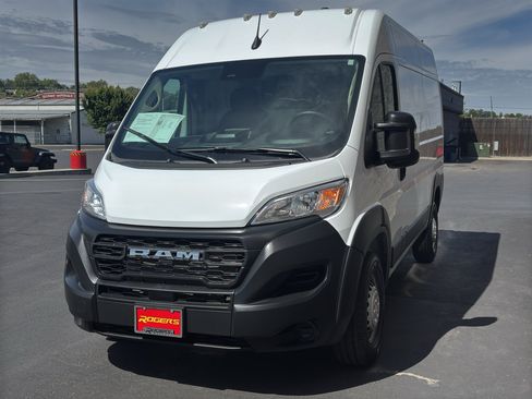 Used 2025 RAM ProMaster 1500 FWD image 3