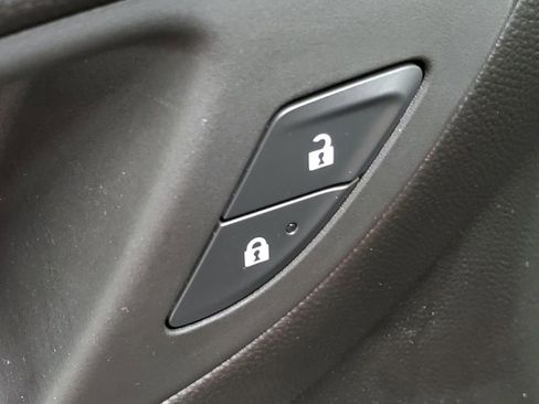 Used 2024 Chevrolet Equinox LT image 27