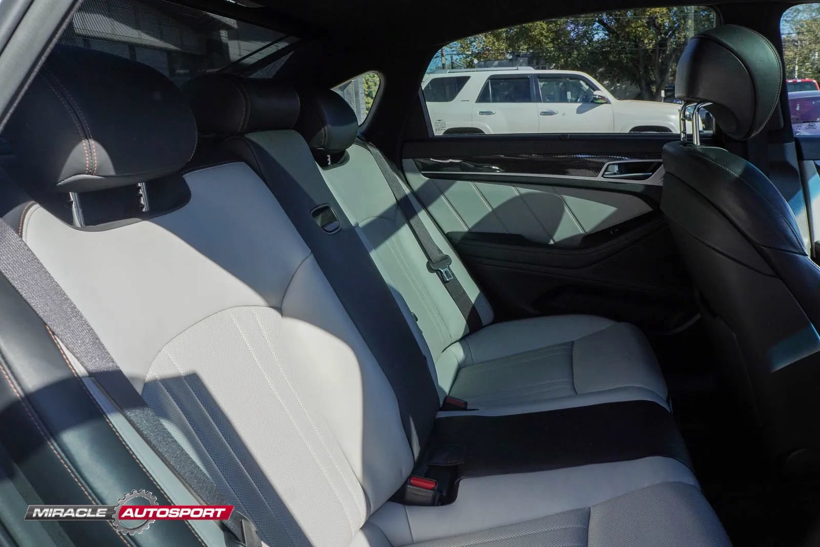 Used 2018 Genesis G80 3.3T Sport RWD image 39