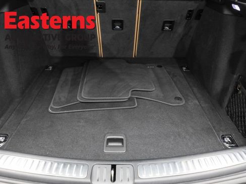 Used 2024 Porsche Macan image 9