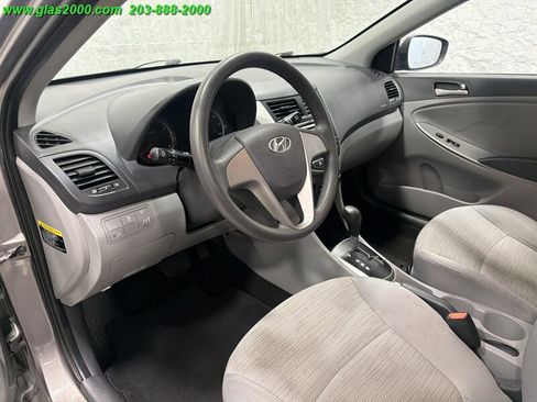 Used 2017 Hyundai Accent SE FWD image 3