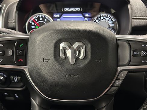 Used 2019 RAM 1500 Laramie AWD/4WD image 14