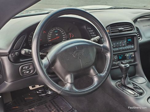 Used 2004 Chevrolet Corvette Coupe RWD image 35