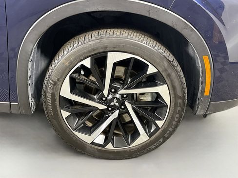 Used 2024 Mitsubishi Outlander SE image 32