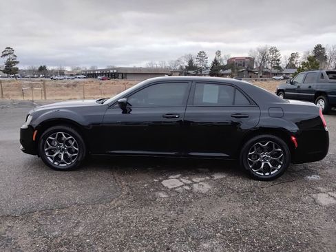 Used 2016 Chrysler 300 S image 8
