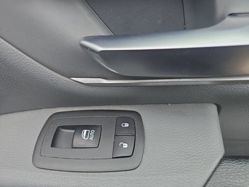 Used 2020 RAM 1500 Big Horn AWD/4WD image 11