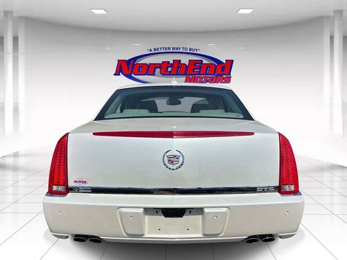 Used 2011 Cadillac DTS Luxury FWD image 4