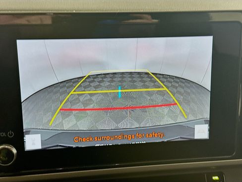 Used 2025 Toyota Camry SE image 21