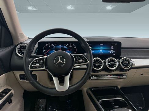 Used 2023 Mercedes-Benz GLB 250 image 28