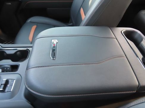 Used 2024 GMC Sierra 2500 AT4 w/ AT4 Premium Plus Package AWD/4WD image 38