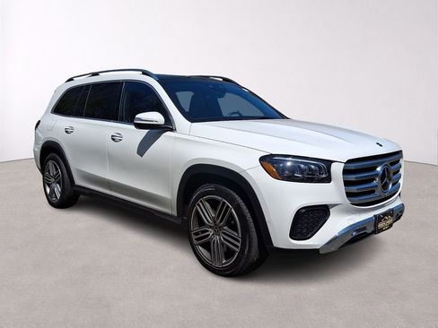 Used 2025 Mercedes-Benz GLS 450 4MATIC image 1