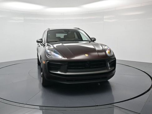 Certified 2023 Porsche Macan Turbo image 33