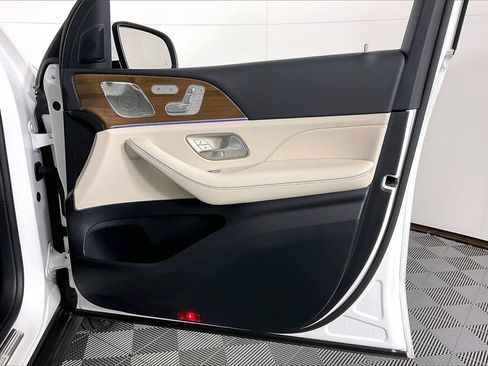 Used 2025 Mercedes-Benz GLS 450 GLS 450 image 16