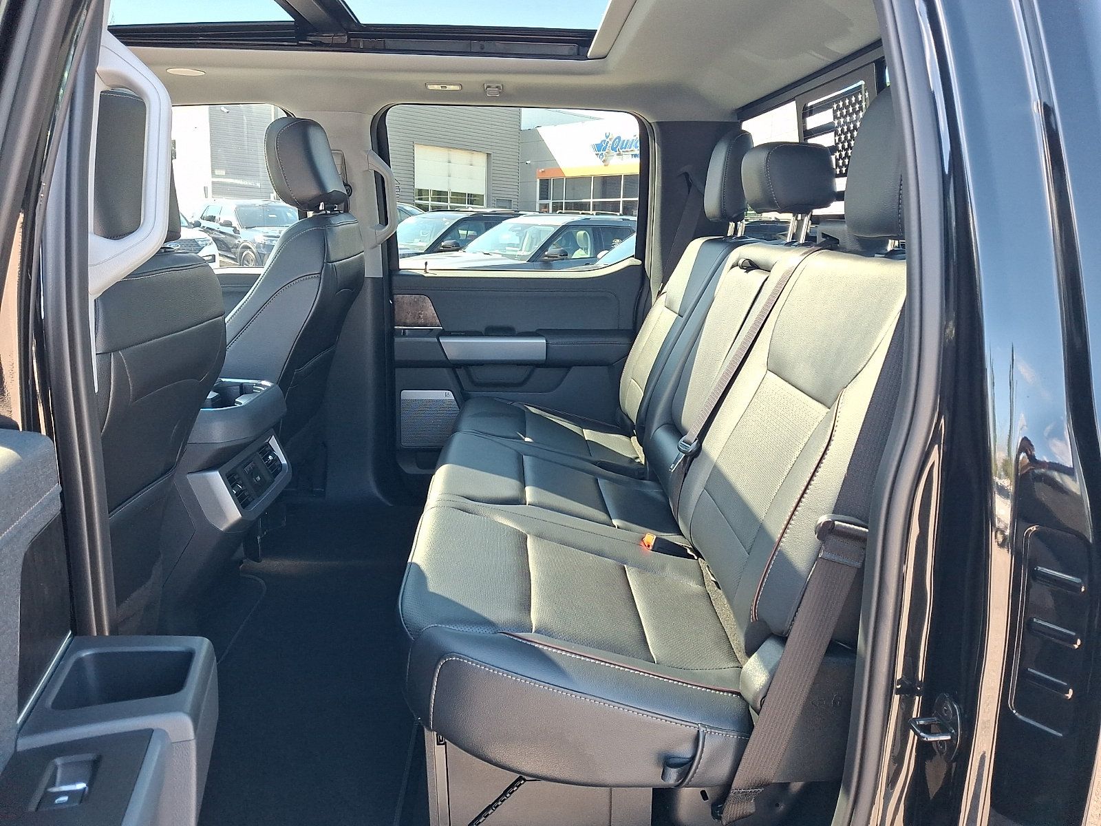 Used 2024 Ford F250 Lariat w/ Lariat Ultimate Package AWD/4WD image 13