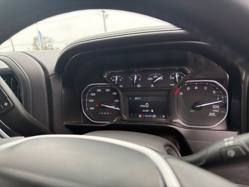 Used 2021 GMC Sierra 1500 SLE w/ X31 Off-Road Package image 9