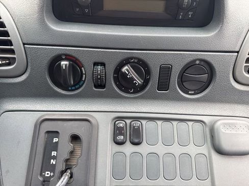 Used 2004 Dodge Sprinter 2500 w/ PWR Convenience Group image 32