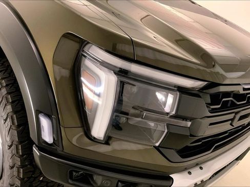 Used 2025 Ford F150 Raptor AWD/4WD image 27