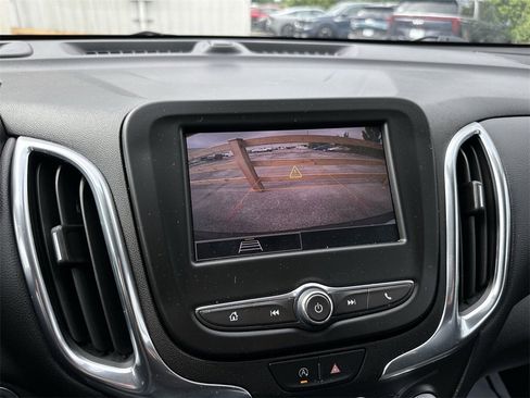 Used 2023 Chevrolet Equinox LT image 17