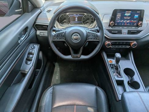 Used 2022 Nissan Altima 2.5 SR FWD image 18