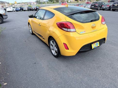 Used 2015 Hyundai Veloster FWD image 5