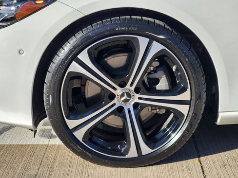 Used 2023 Mercedes-Benz C 300 Sedan image 9