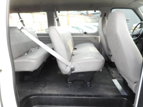 Used 2002 Ford E-350 and Econoline 350 XL image 22