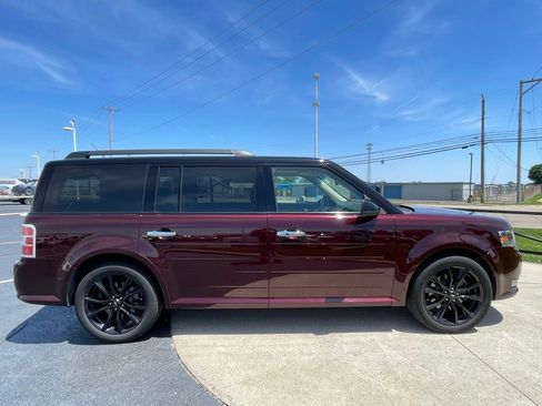 Used 2018 Ford Flex SEL w/ Equipment Group 202A AWD/4WD image 9