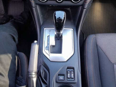 Used 2022 Subaru Crosstrek 2.0i Premium w/ Moonroof Package image 24