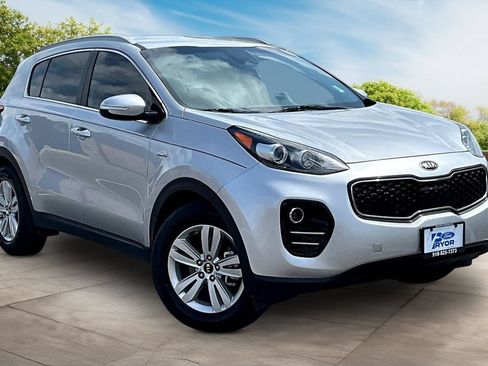 Used 2018 Kia Sportage LX w/ LX Technology Package AWD/4WD image 10