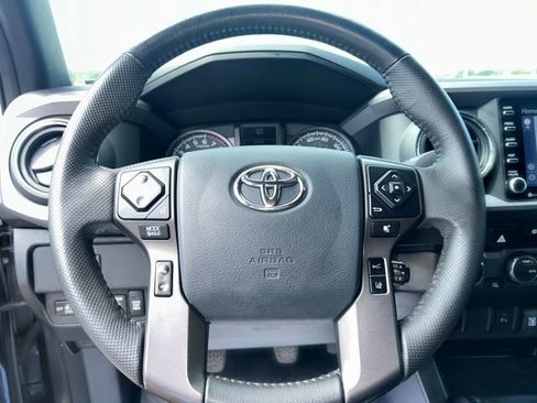 Used 2020 Toyota Tacoma TRD Off-Road w/ TRD Premium Off Road Package AWD/4WD image 48
