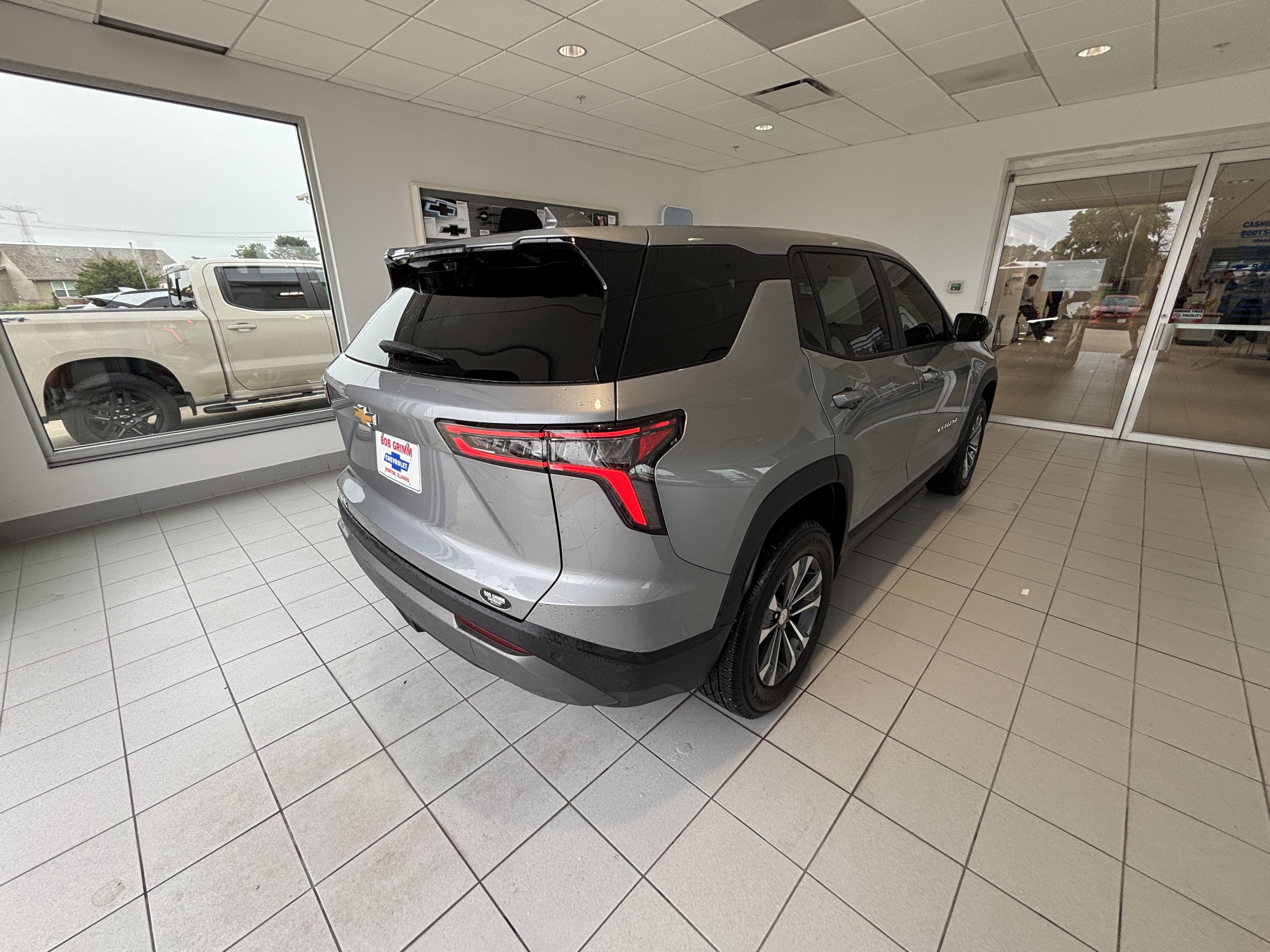Used 2025 Chevrolet Equinox LT w/ Safety and Technology Package FWD image 7