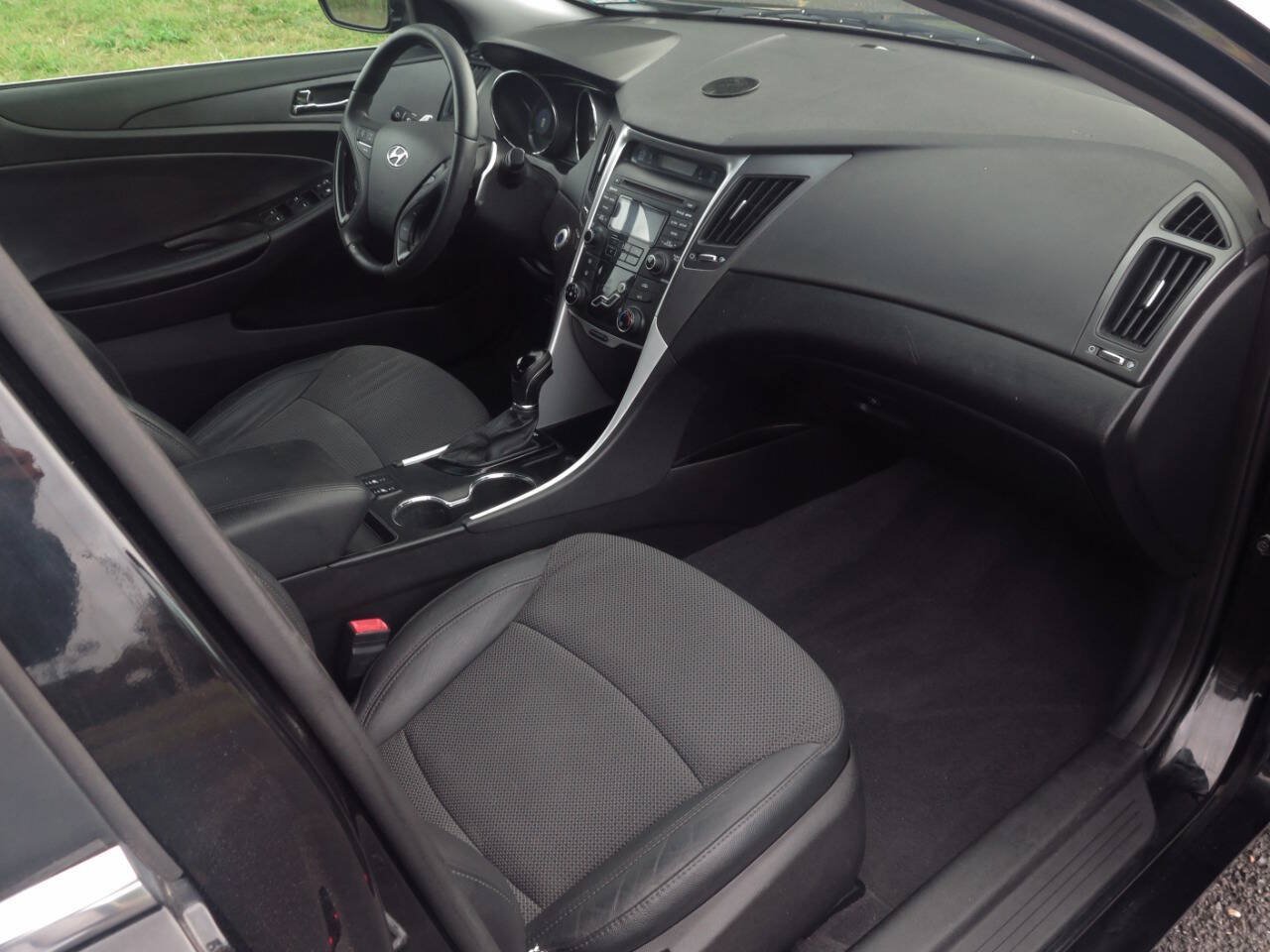 Used 2013 Hyundai Sonata SE FWD image 17