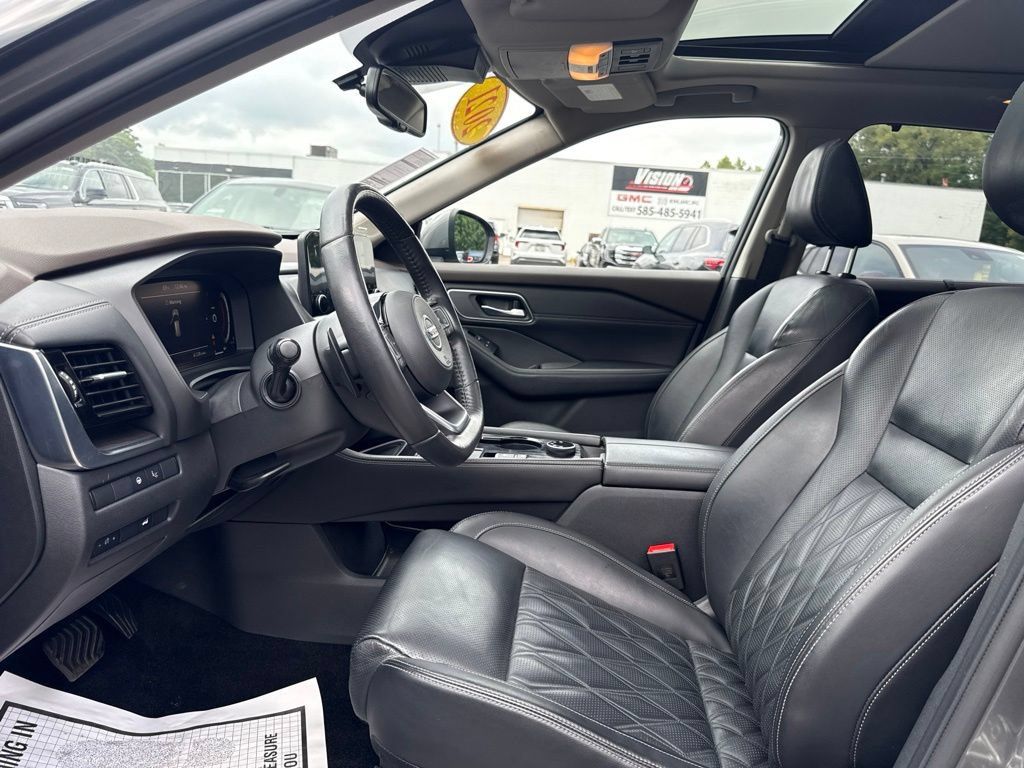 Used 2021 Nissan Rogue Platinum AWD/4WD image 9