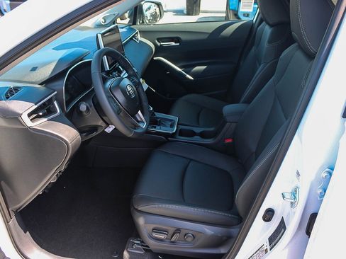 New 2026 Toyota Corolla Cross XLE FWD image 20