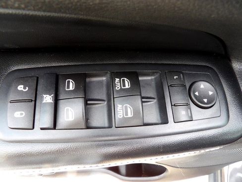 Used 2016 Jeep Grand Cherokee Limited image 48