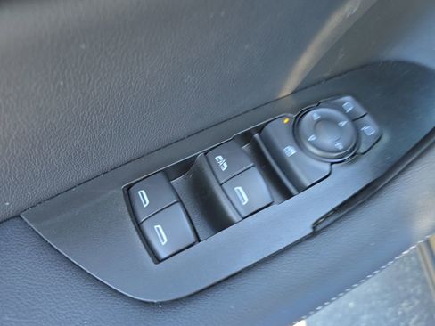 Used 2025 Chevrolet Blazer LT image 17