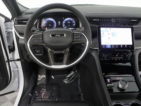 New 2025 Jeep Grand Cherokee L Limited w/ Black Appearance Package image 11