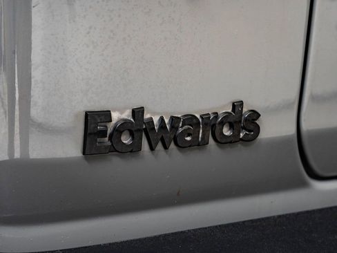Used 2022 Jeep Wrangler Sport AWD/4WD image 17