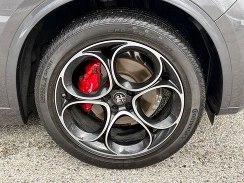 Used 2023 Alfa Romeo Stelvio Ti image 12