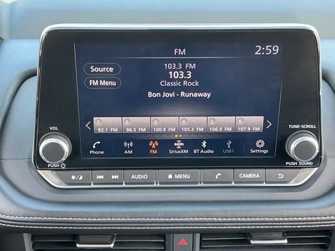 Used 2024 Nissan Rogue SV w/ SV Premium Package image 25